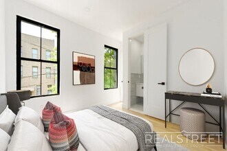 422 Humboldt St in Brooklyn, NY - Building Photo - Building Photo