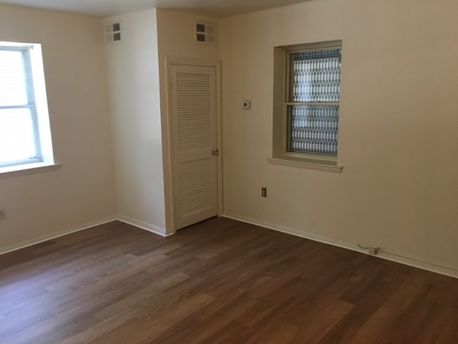 15 E Read St in Baltimore, MD - Building Photo - Building Photo