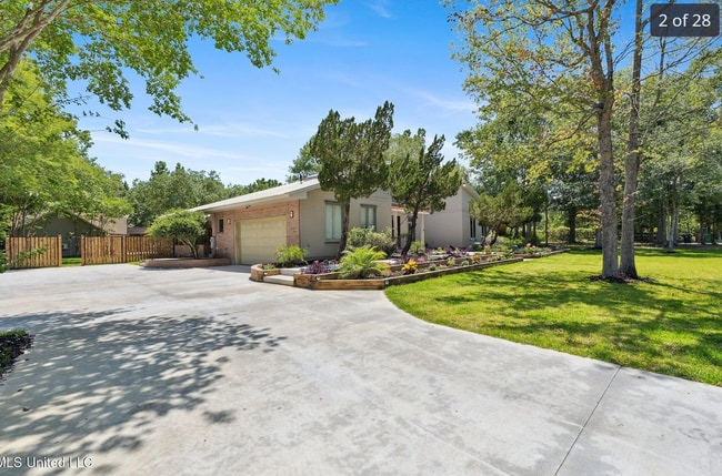 23444 Woodland Way in Pass Christian, MS - Building Photo - Building Photo