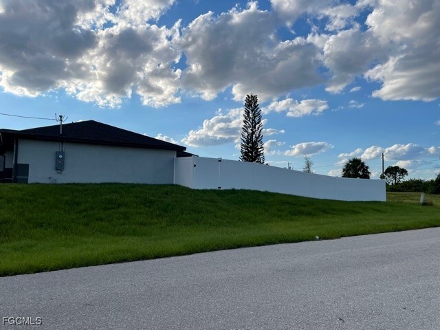 property at 321 Kismet Pkwy W