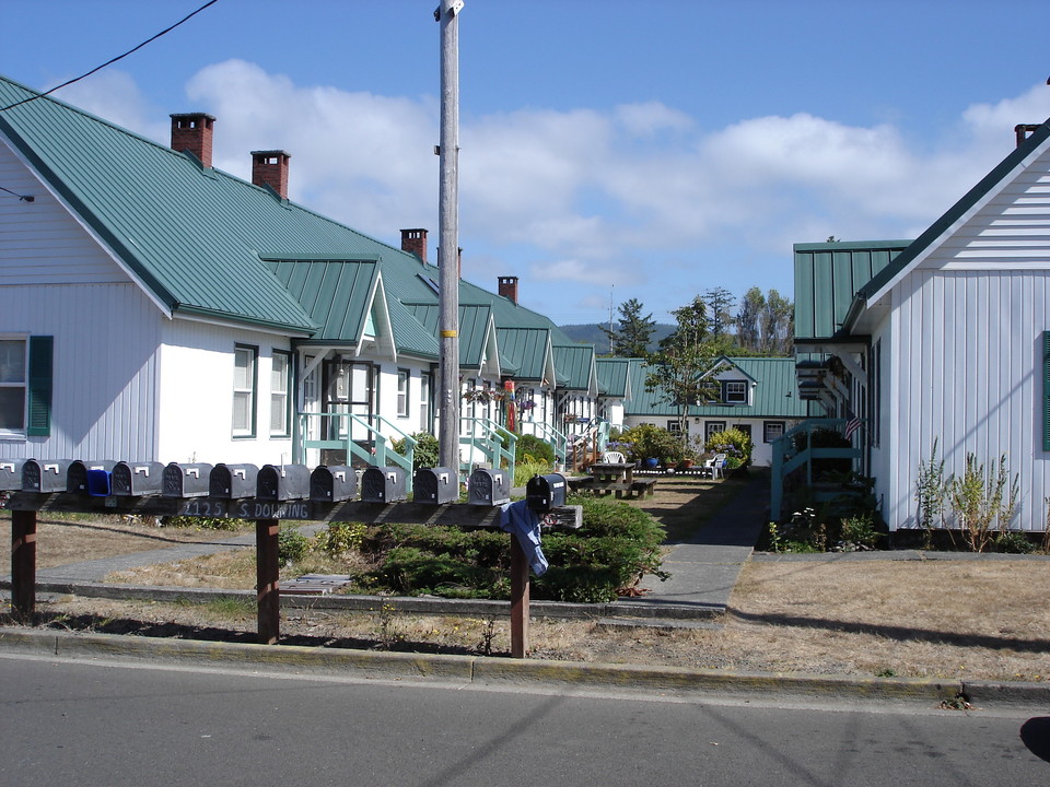 Fireside Apartments in Seaside, OR - Building Photo