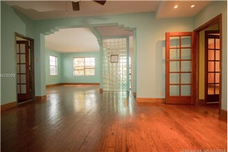 1145 Meridian Ave-Unit -11/12 in Miami Beach, FL - Foto de edificio - Building Photo