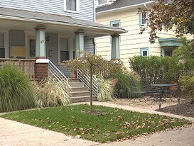 53 S Highland Ave, Unit 2 in Akron, OH - Building Photo