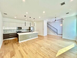 2711 Kimsey Dr in Dallas, TX - Building Photo - Building Photo