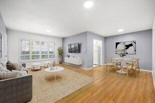 103 N Hayworth Ave in Los Angeles, CA - Building Photo