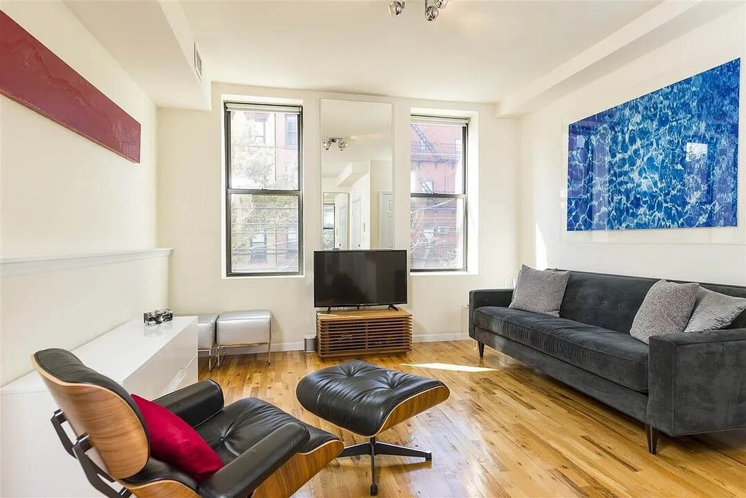 129 Willow Ave in Hoboken, NJ - Building Photo