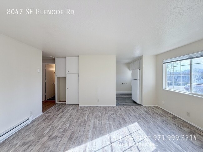 8047 SE Glencoe Rd in Portland, OR - Building Photo - Building Photo