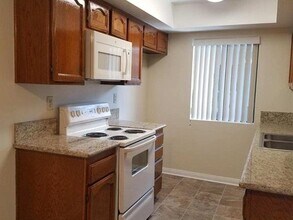 211 West Verdugo in Burbank, CA - Foto de edificio - Interior Photo