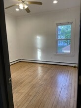 9 Chestnut Ln, Unit # 2 in Brockton, MA - Foto de edificio - Building Photo
