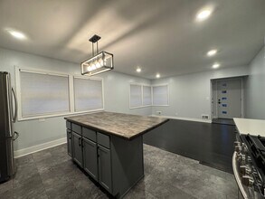 3301 Johnson St NE in Minneapolis, MN - Building Photo - Building Photo