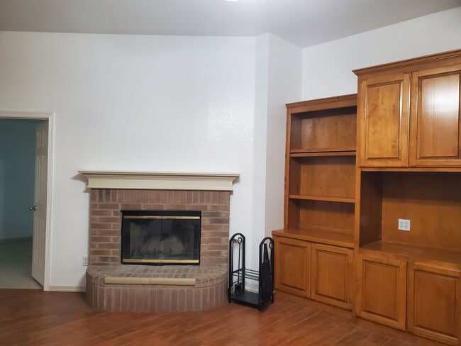 6812 Coldwater Canyon Rd in Fort Worth, TX - Foto de edificio - Building Photo