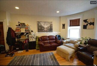 69 Babcock St in Brookline, MA - Building Photo - Building Photo