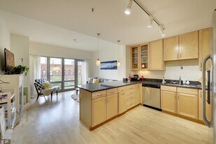 929 Portland Ave in Minneapolis, MN - Building Photo