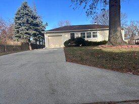 8506 Izard St in Omaha, NE - Building Photo