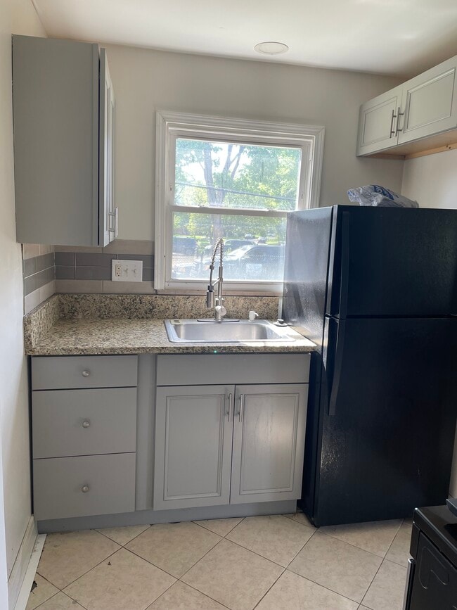 1095 S James Rd, Unit 1 in Columbus, OH - Building Photo - Building Photo
