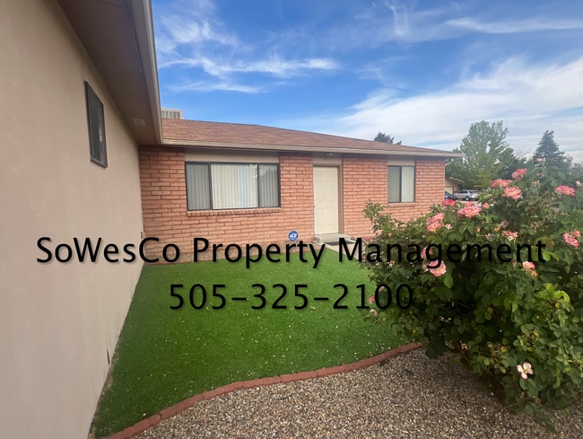 204 Westland Park Dr in Farmington, NM - Building Photo - Building Photo