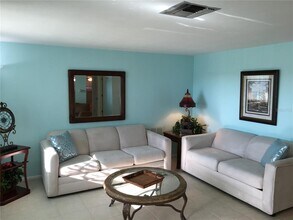 3654 Yellowbird Dr in New Port Richey, FL - Building Photo - Building Photo