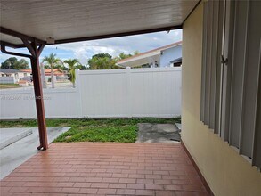 3860 E 9th Ln in Hialeah, FL - Building Photo - Building Photo