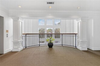 3275 Lenox Rd NE in Atlanta, GA - Building Photo - Building Photo