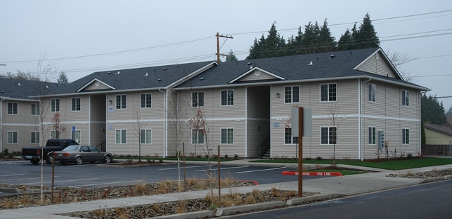 The McNary Apartment Homes in Keizer, OR - Foto de edificio - Building Photo