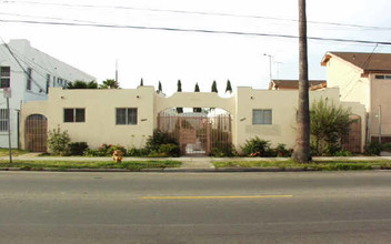 5436-5440 1/2 Fountain Ave in Los Angeles, CA - Building Photo - Building Photo