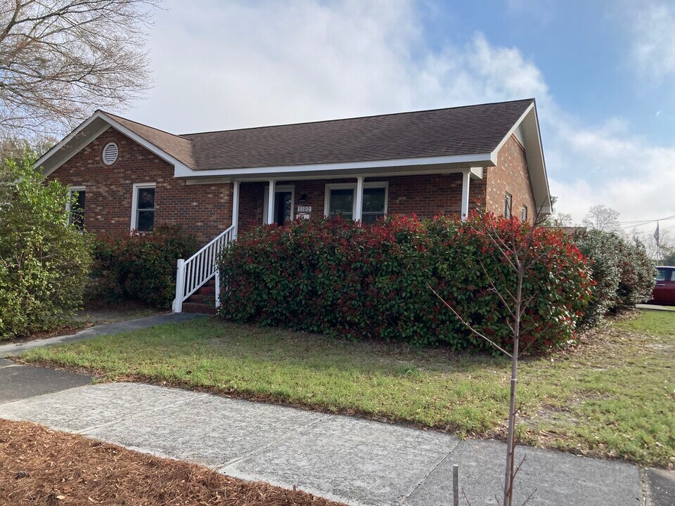 1102 N 8th St in Wilmington, NC - Foto de edificio