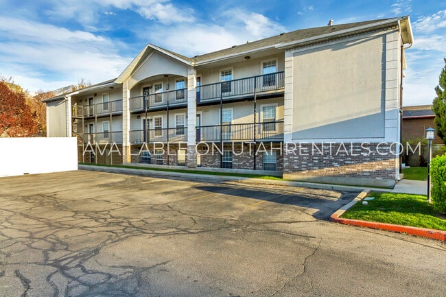 property at 909 N 500 W