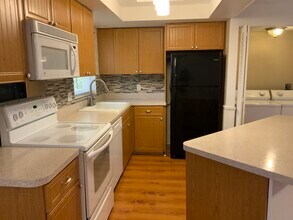 3135 Shady Dell Ln, Unit 144 in Melbourne, FL - Building Photo - Building Photo