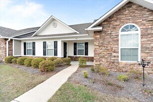 401 Barry McCaffrey Blvd, Unit F2 in Hinesville, GA - Building Photo