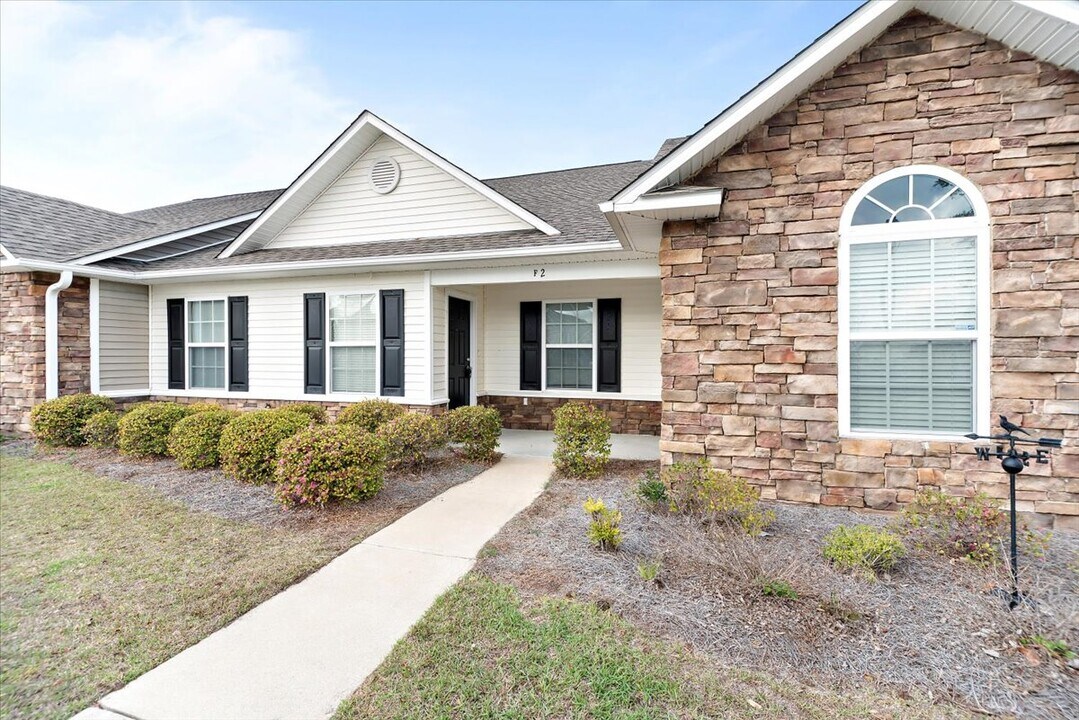 401 Barry McCaffrey Blvd, Unit F2 in Hinesville, GA - Foto de edificio