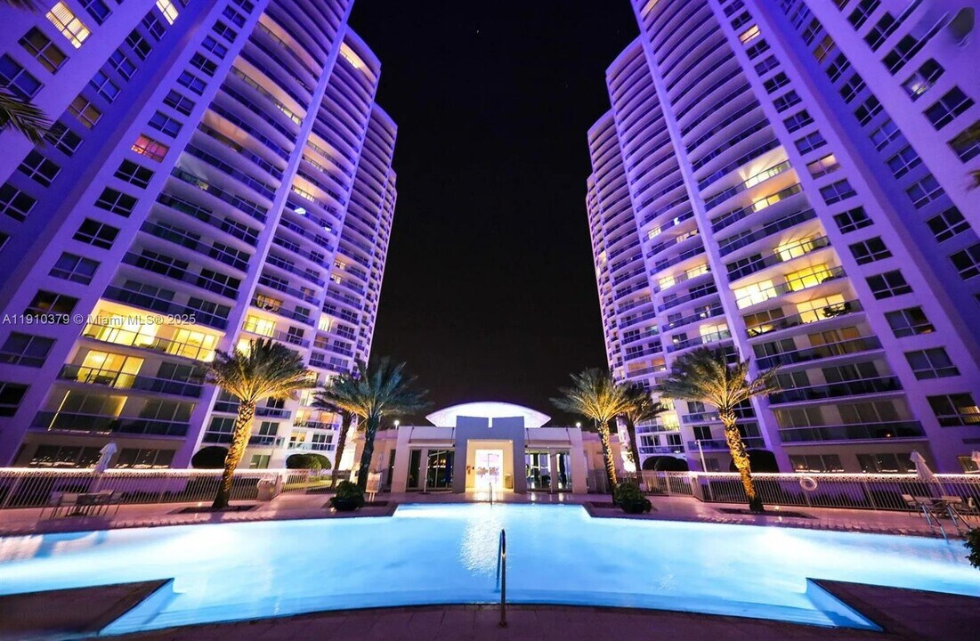 231 Riverside Dr in Holly Hill, FL - Building Photo