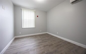 6899 Post Rd in North Kingstown, RI - Building Photo - Building Photo