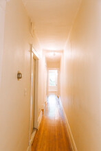 2298 Bellfield Ave, Unit 3 in Cleveland Heights, OH - Building Photo - Building Photo