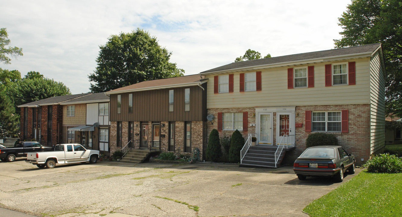 724-710 Oak St in Charleston, WV - Building Photo