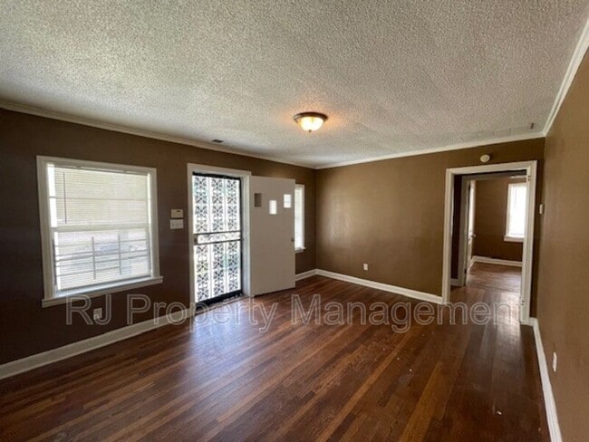 1831 Valley Blvd in Memphis, TN - Foto de edificio - Building Photo