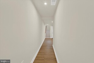 7907 Olive Branch Ln in Laurel, MD - Building Photo