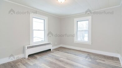 11 Pleasant St in Franklin, NH - Building Photo - Building Photo