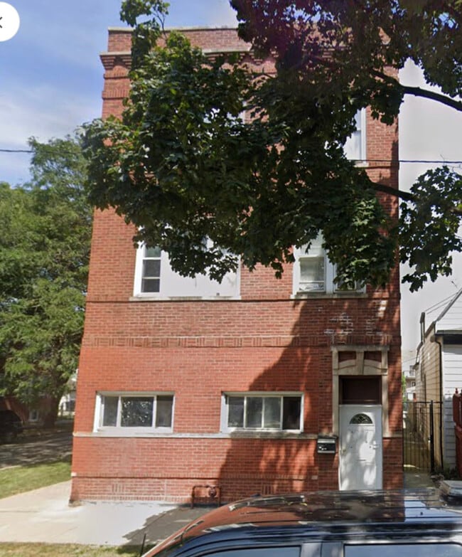 property at 3737 N Kilpatrick Ave