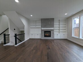 16706 NW Crossvine St in Portland, OR - Building Photo - Building Photo