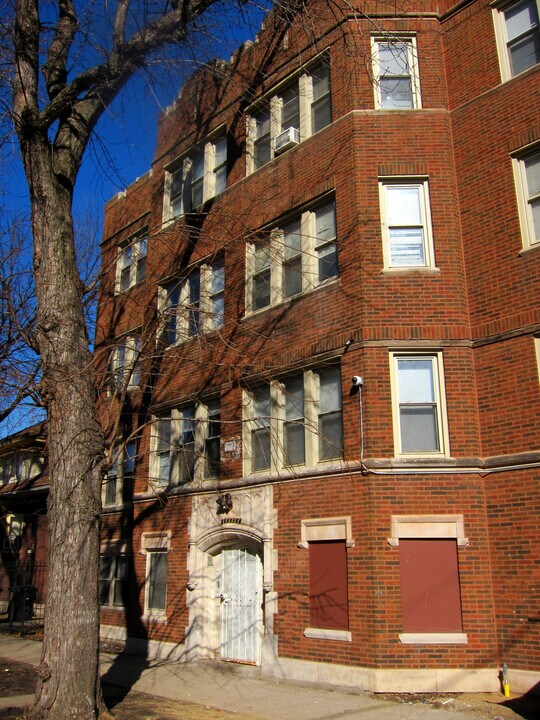 2648 E 78th St in Chicago, IL - Building Photo