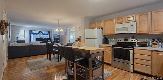 36 Washington Pl E in White Plains, NY - Building Photo - Building Photo