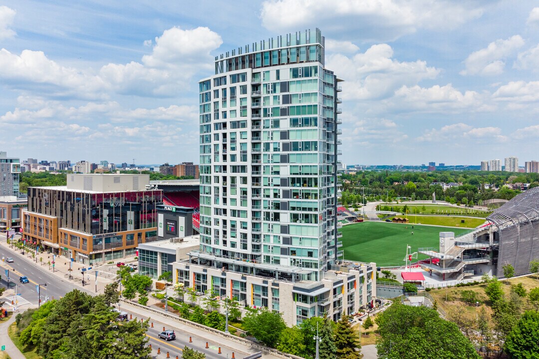 Minto at Landsdowne in Ottawa, ON - Building Photo