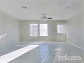 11856 Mancos Trl in Rhome, TX - Foto de edificio - Building Photo