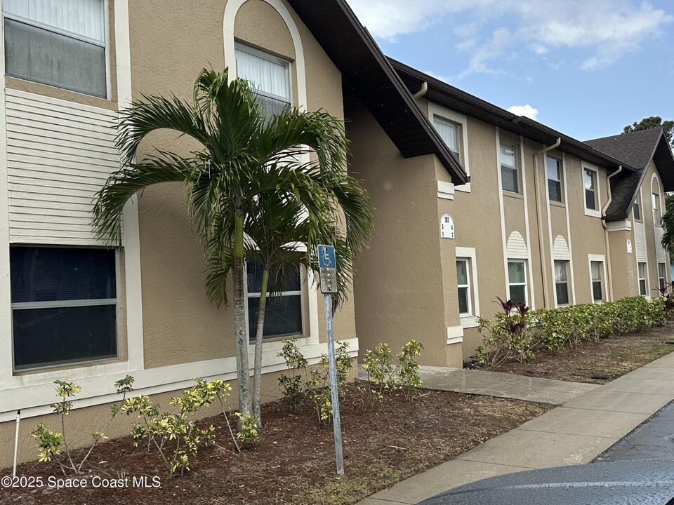 101 Summer Pl in Merritt Island, FL - Building Photo
