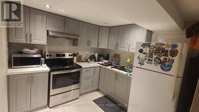 3 Erindale Crescent in Brampton, ON - Building Photo - Building Photo
