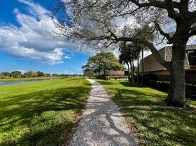 5023 50th Way in West Palm Beach, FL - Building Photo