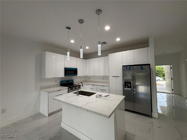 729 Lamar St E in Lehigh Acres, FL - Building Photo - Building Photo