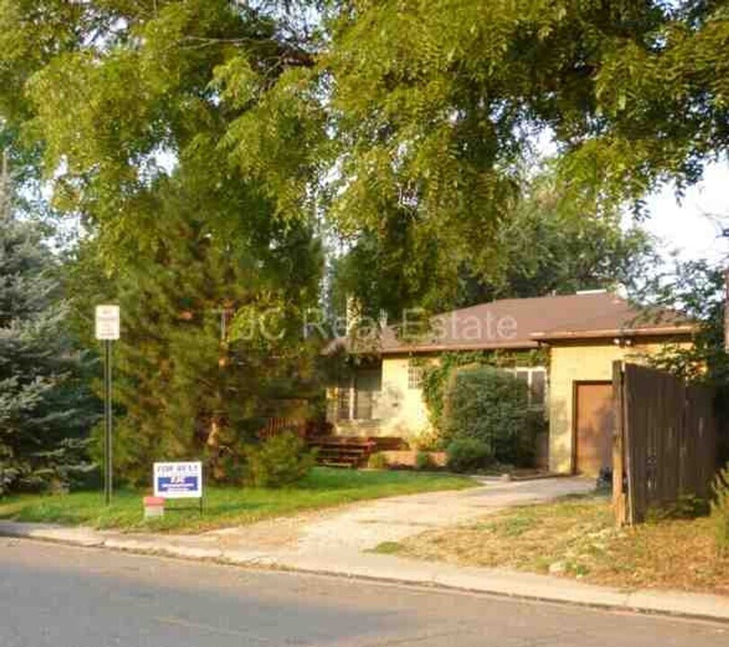 1939 Olive St in Denver, CO - Building Photo