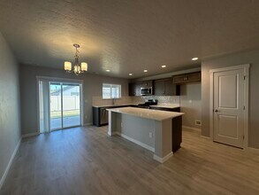 1990 Cashel St in Middleton, ID - Building Photo - Building Photo