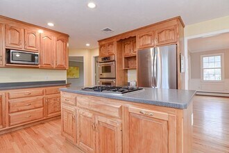 173 East St in Upton, MA - Building Photo - Building Photo